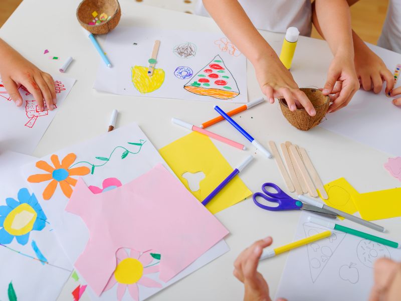 Manualidades veraniegas para niños: diversión creativa bajo el sol